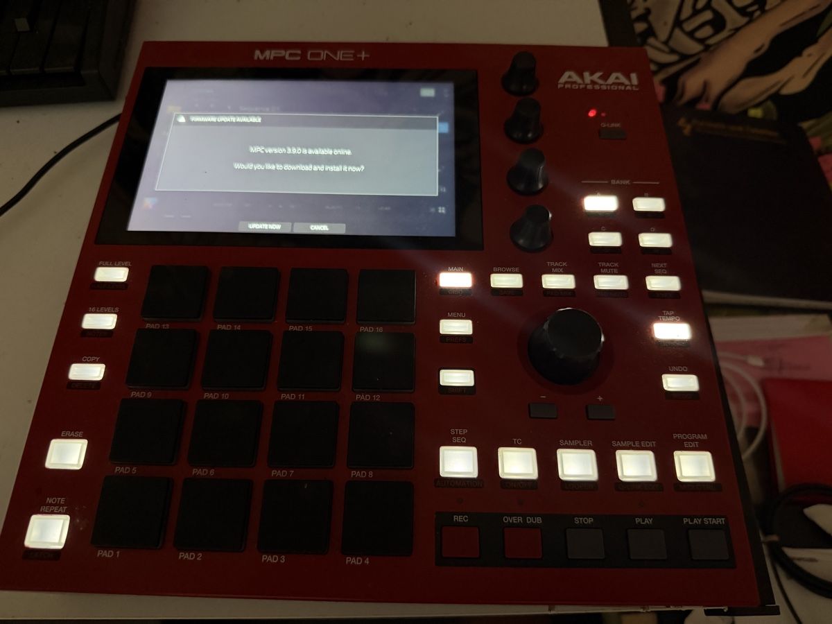 Akai Strumenti musicali: AKAI MPC ONE+ Sampler MIDI Controller guter Zustand – Usato da Basel venduto da le0003 1
