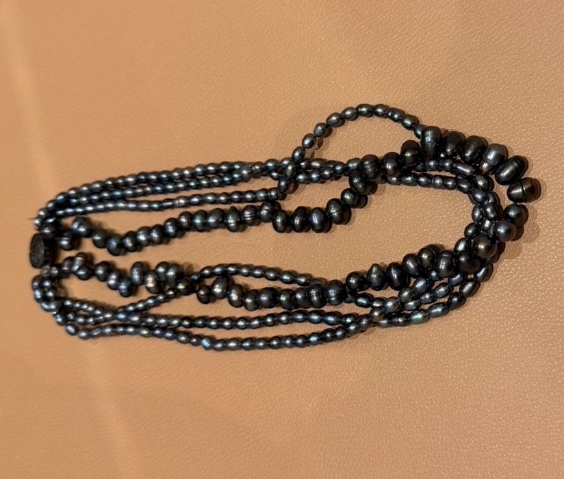 Catenine: Perlenkette 4 Reihen – Usato da Rorschach venduto da nan_8rts