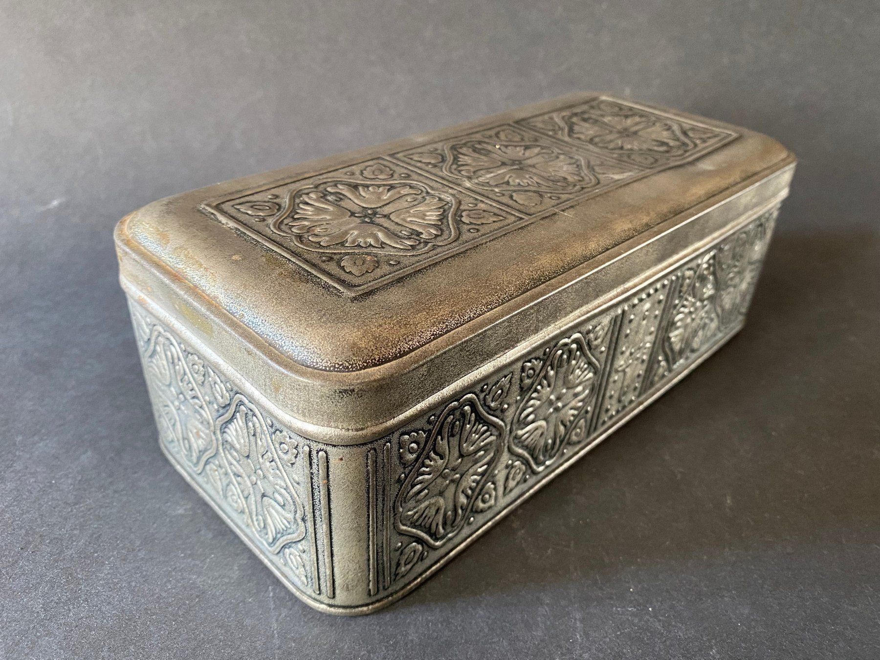 Barattoli: Vintage Schöne Blechdose – Usato da Schaffhausen venduto da vintageville 1