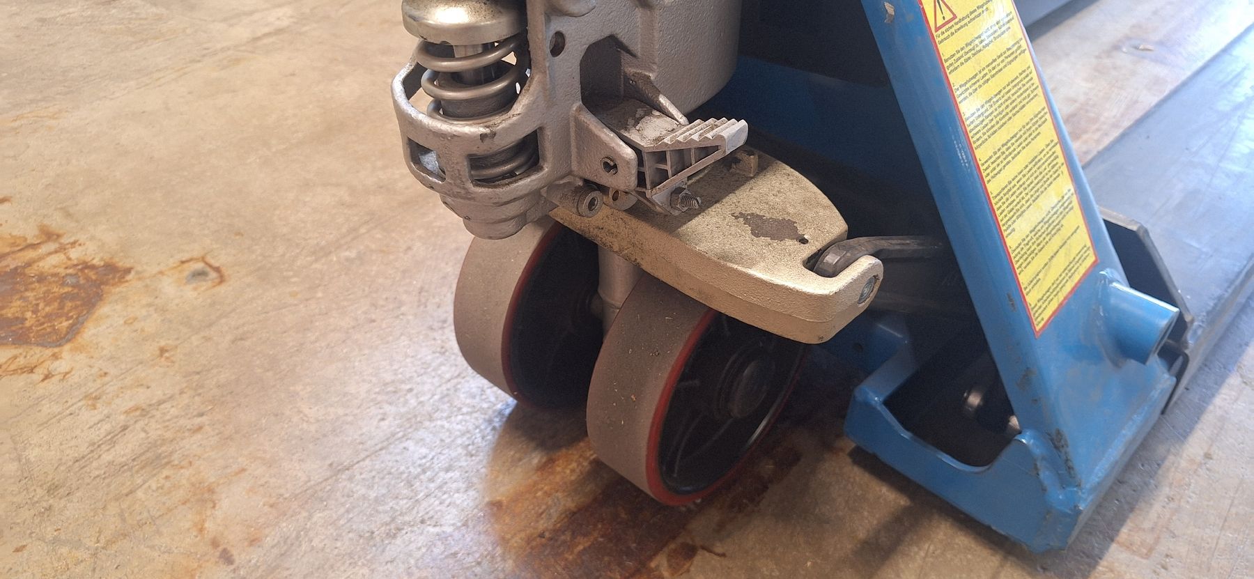 Carrelli elevatori e a forche: Hubwagen 2000kg Rolli mit Wage – Usato da Oberriet SG venduto da Poketcm 1