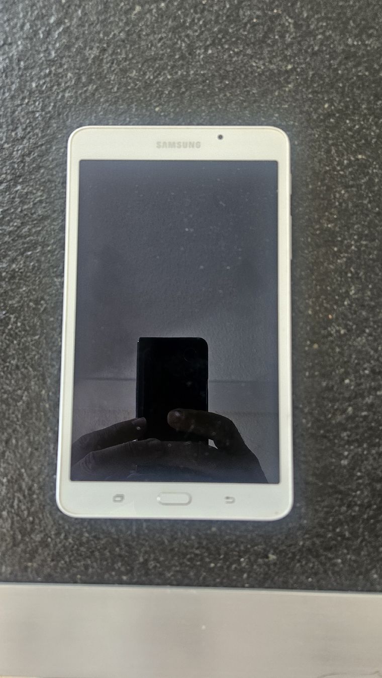 Samsung Tablet PC: Samsung Galaxy Tab A 8" WiFi Tablet - White – Difettoso da Sachseln venduto da laz_65cg