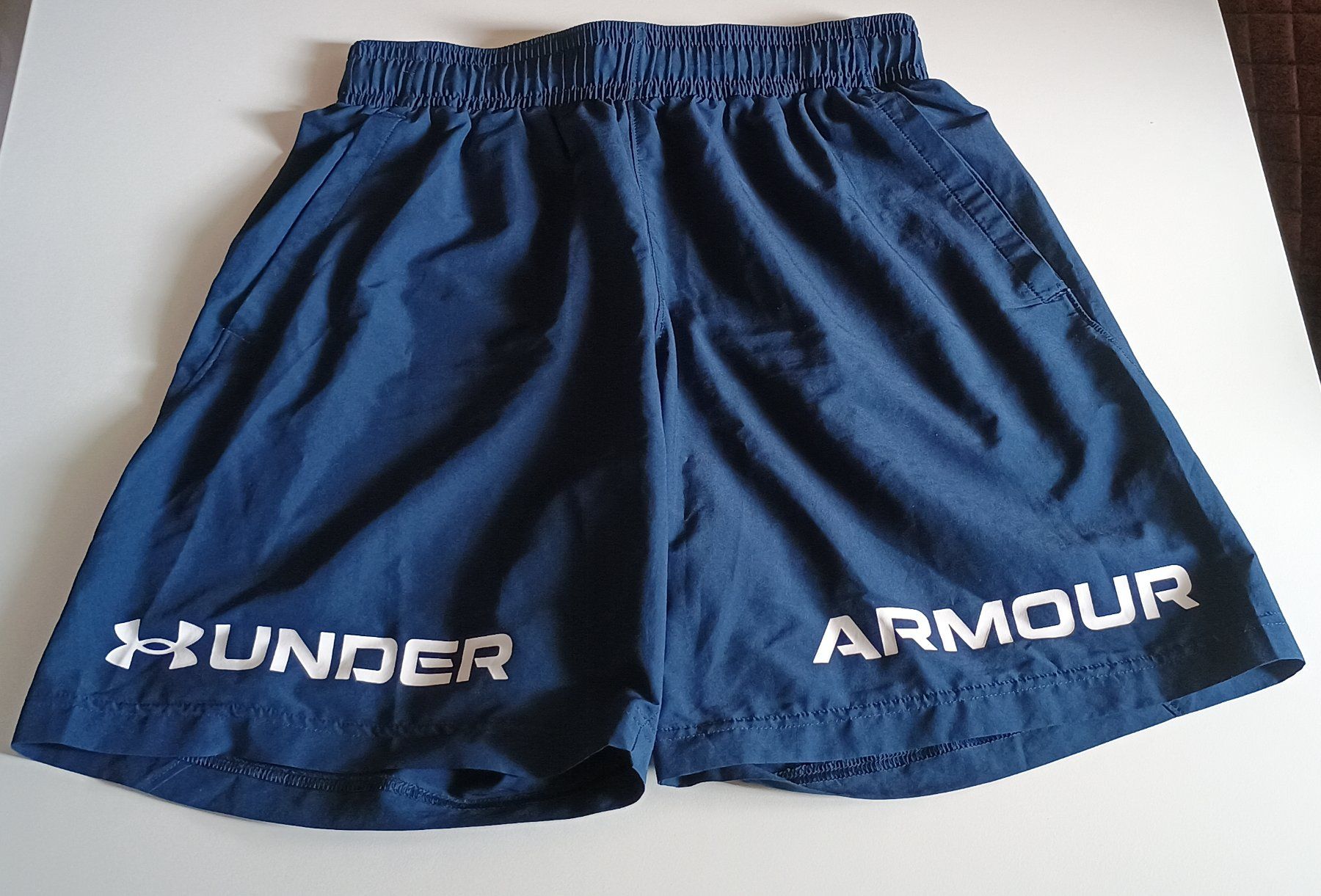 Under Armour Pantalons: Neue Hose Under Armour - M – Neuf (Voir description) à St. Gallen par cabbageindustries
