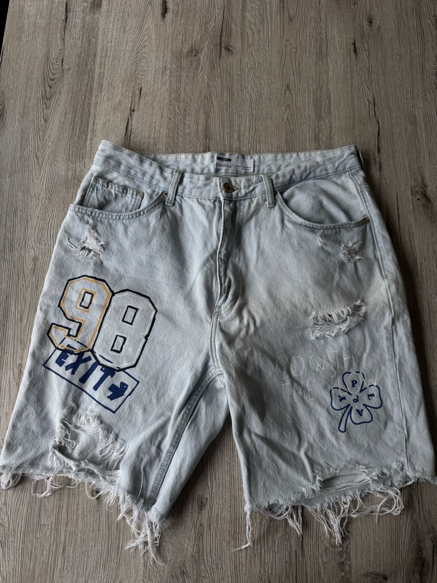 Bershka Hosen: Shorts – Gebraucht aus Villmergen von van_xv9t
