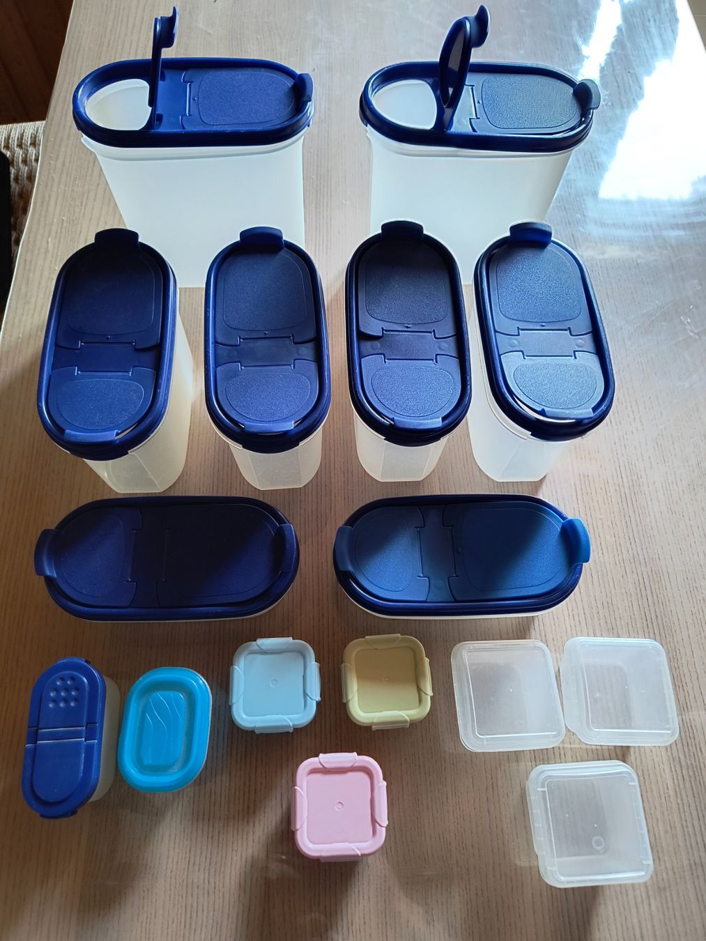 Tupperware Contenitori & Simili: Tupperware 9 teiliges Aufbewahrungsbehälter Set – Usato da Neuhausen am Rheinfall venduto da VALAMA