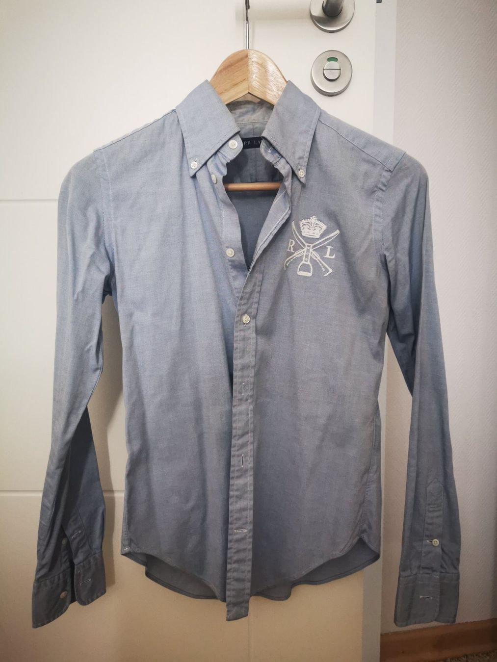 Ralph Lauren Blusen: Shirt hellblau Grösse S Ralph Lauren mit Logo – Gebraucht aus Niedergösgen von lil_s6k8