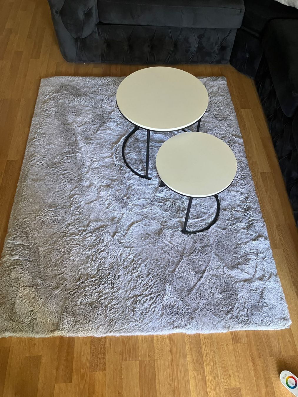 Set di tavolo e panche: Beistelltisch-Set – Usato da Engelburg venduto da Rehal