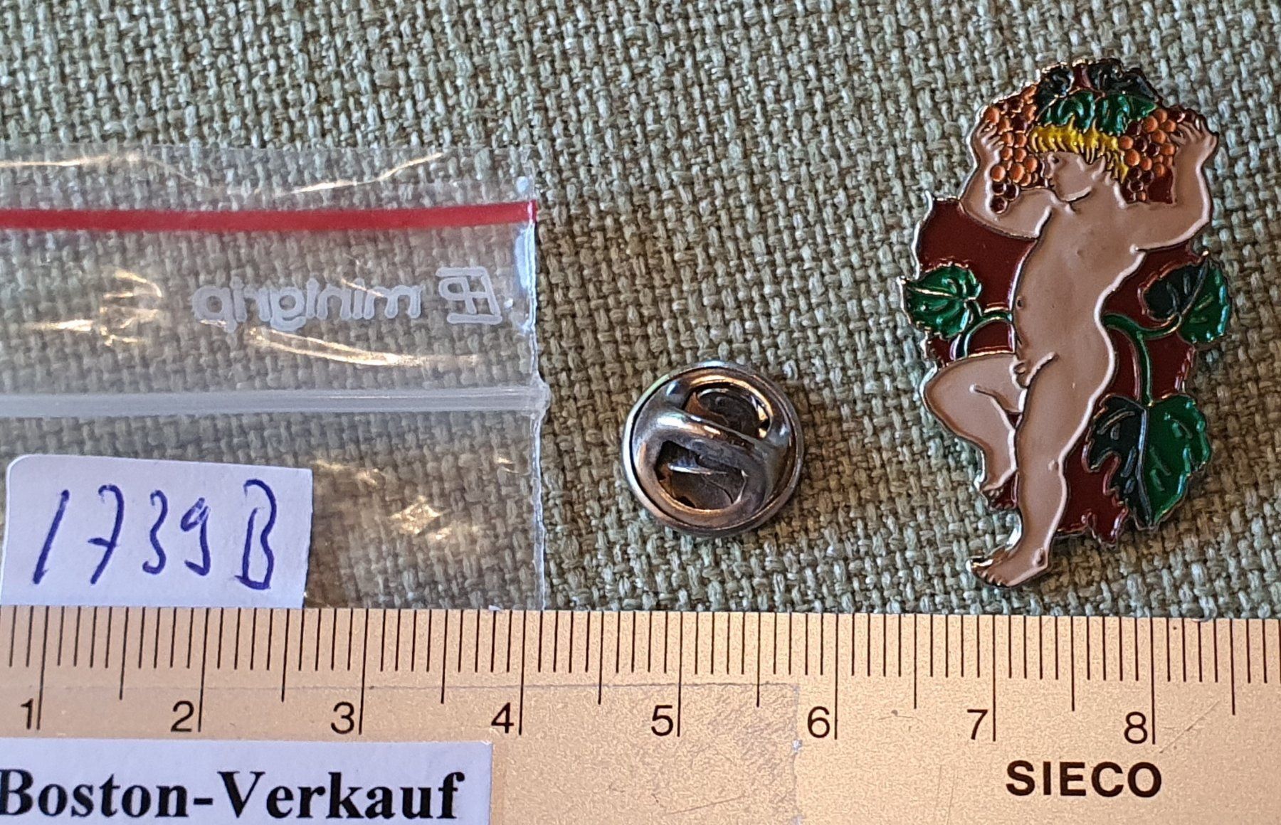Placchette & Badge: I739B - Kunst Pin Simone Erni - Bacchus – Usato da Reinach BL venduto da Boston-Verkauf 2