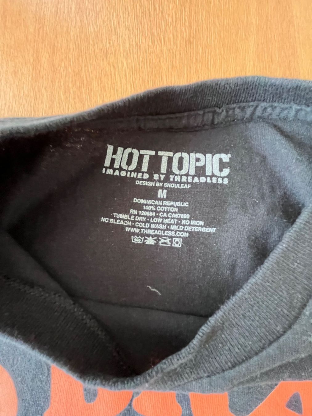 T-Shirts: T-Shirt HOT TOPIC, Grösse M – Neu (gemäss Beschreibung) aus Roggwil BE von KarotteV 2