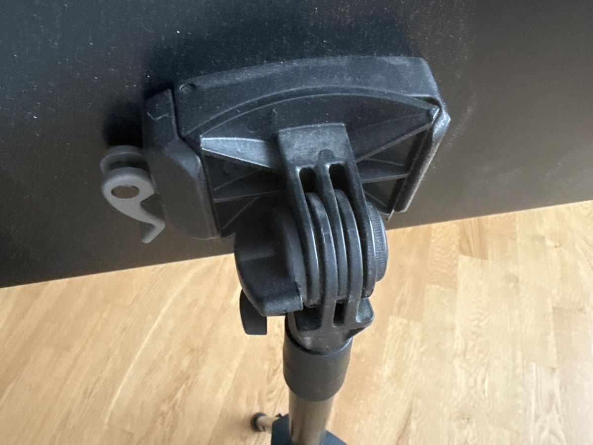 Supporti per strumenti musicali & leggii: Black Music Stand – Usato da Zürich venduto da okarioto 1