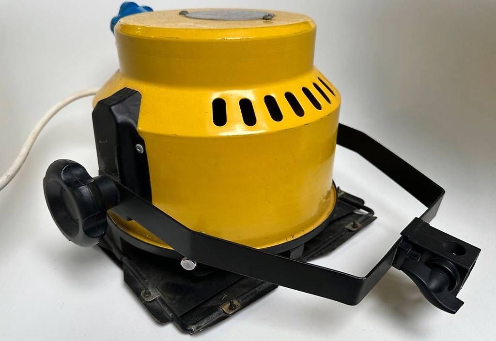 Lampen: 2 projecteurs de 2000 watt chacun – Gebraucht aus le grand-saconnex von Giulma