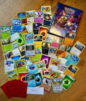 Pokémon‑Sammelalbum Giratina inklusive über 50 Karten