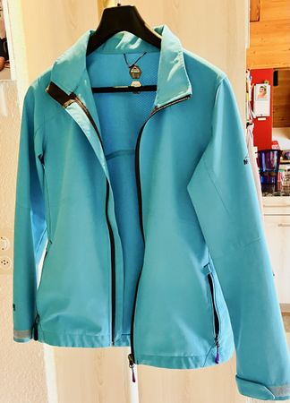 Kinley Softshell Jacke, hellblau, Grösse 40, neuwertig! (52)