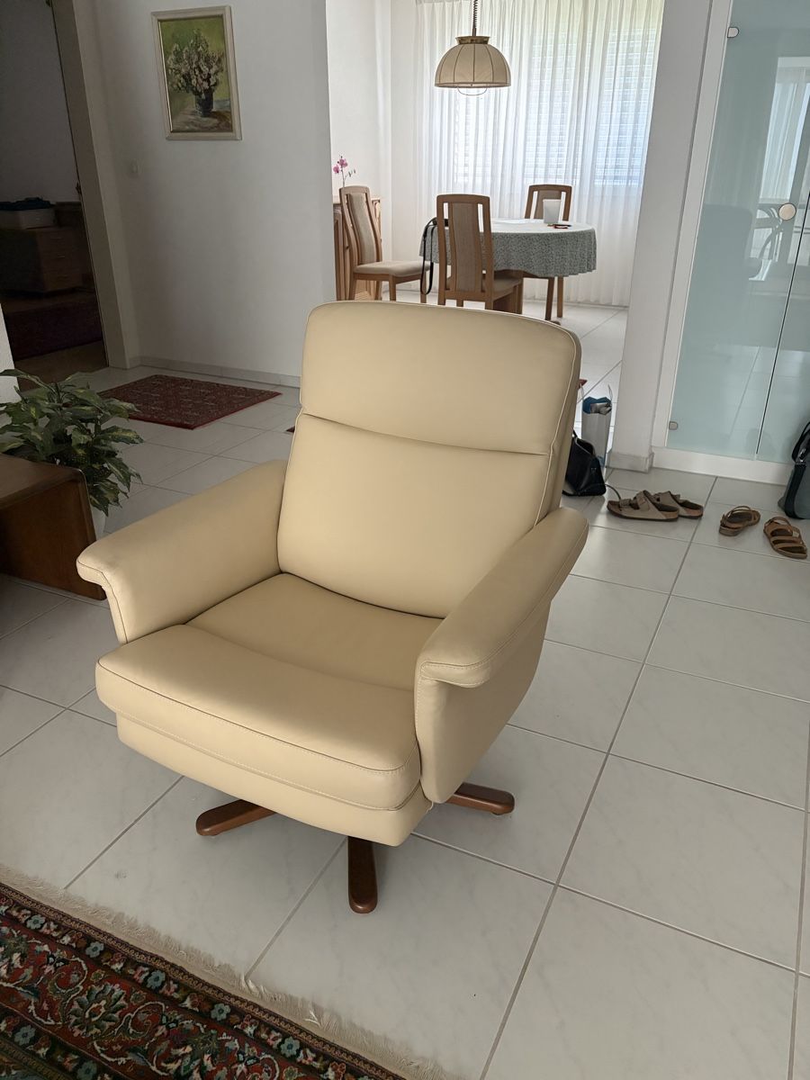 Poltrone: Drehstuhl Leder creme – Usato da Reinach BL venduto da LeaR
