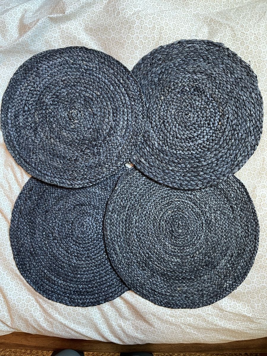 Set di tavolo e panche: 4 schwarze Tischsets House Doctor – Usato da Biel/Bienne venduto da nurrund 1