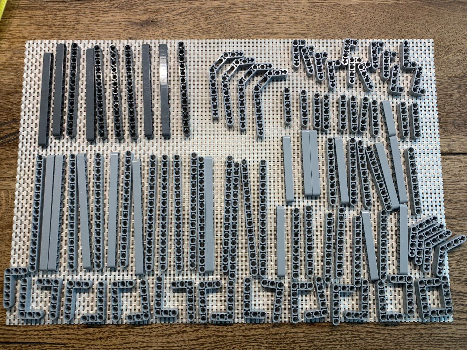 Lego Kit di costruzioni: Lego Technik graue runde Lochbalken 42070 – Usato da Buochs venduto da Techtelmechtel