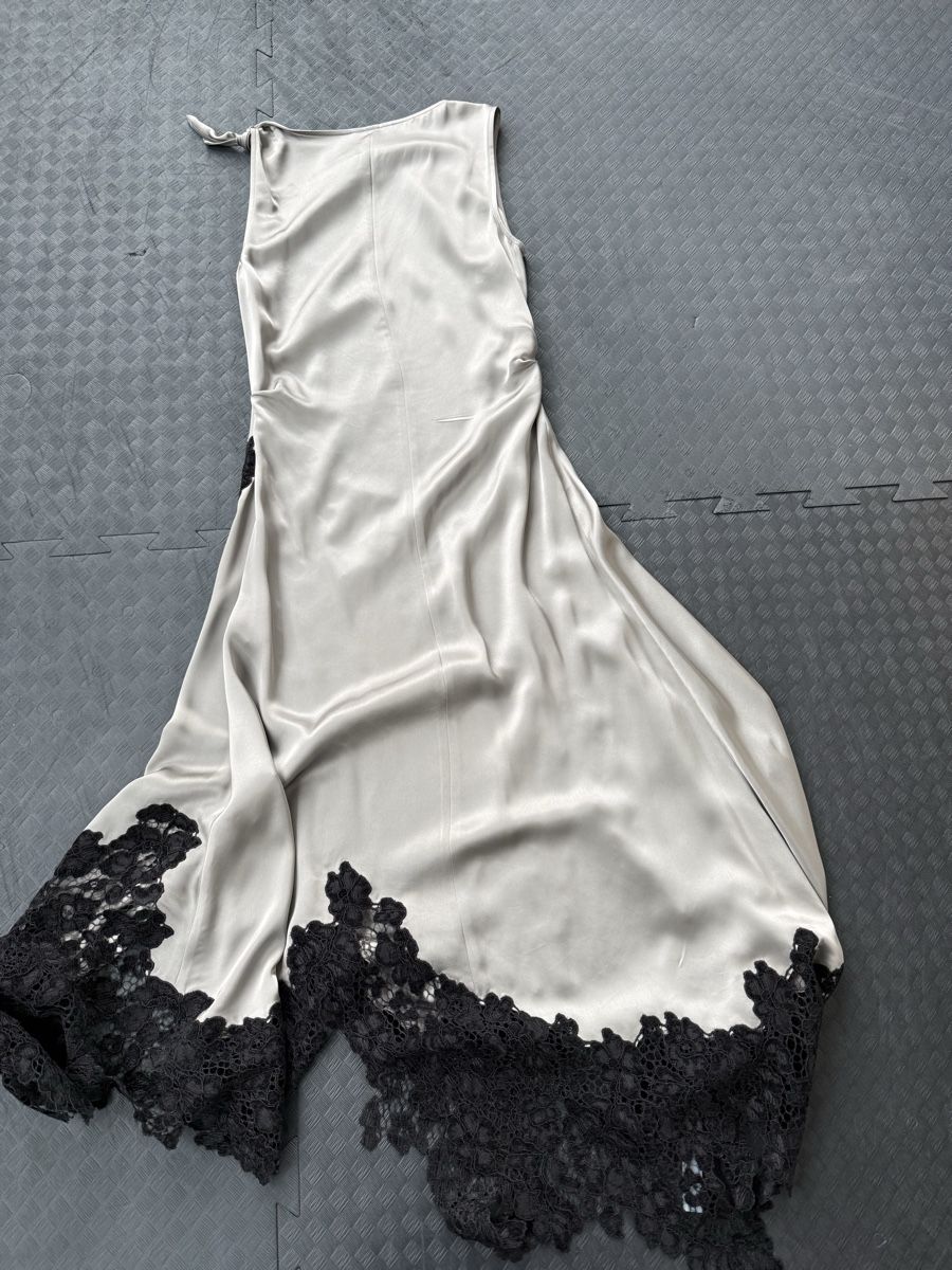 Acne Studios Kleider: ACNE STUDIOS Kleid mit Spitzensaum Satin S/36 NP 900.- – Neu (gemäss Beschreibung) aus Zürich von Nellyville73 4