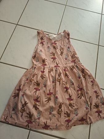 Kleid mit Hasenmotiv