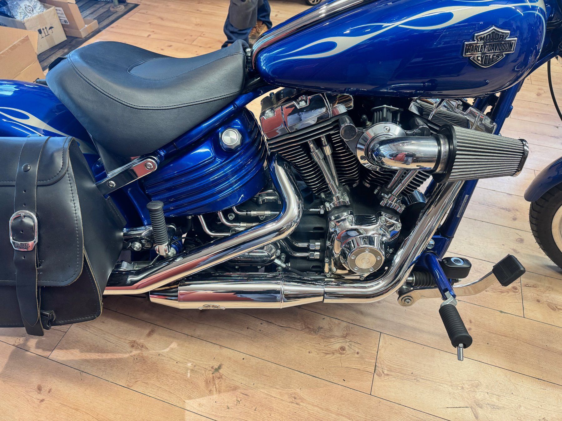 Harley-Davidson Chopper: HARLEY DAVIDSON ROCKER C FXCWC – Usato da Avenches venduto da BOOTTRANSPORTE 5