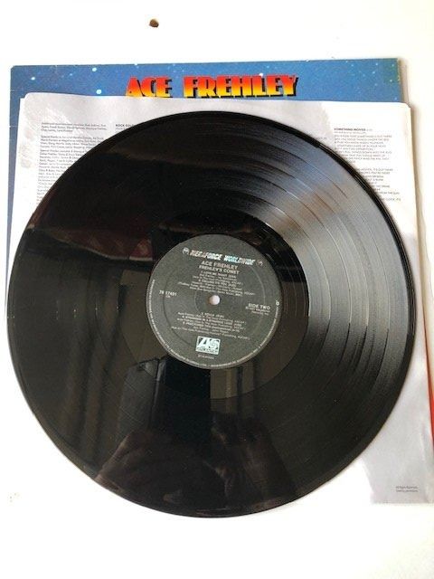 Dischi in vinile: Kiss – Usato da Aarwangen venduto da Jukebox3 9