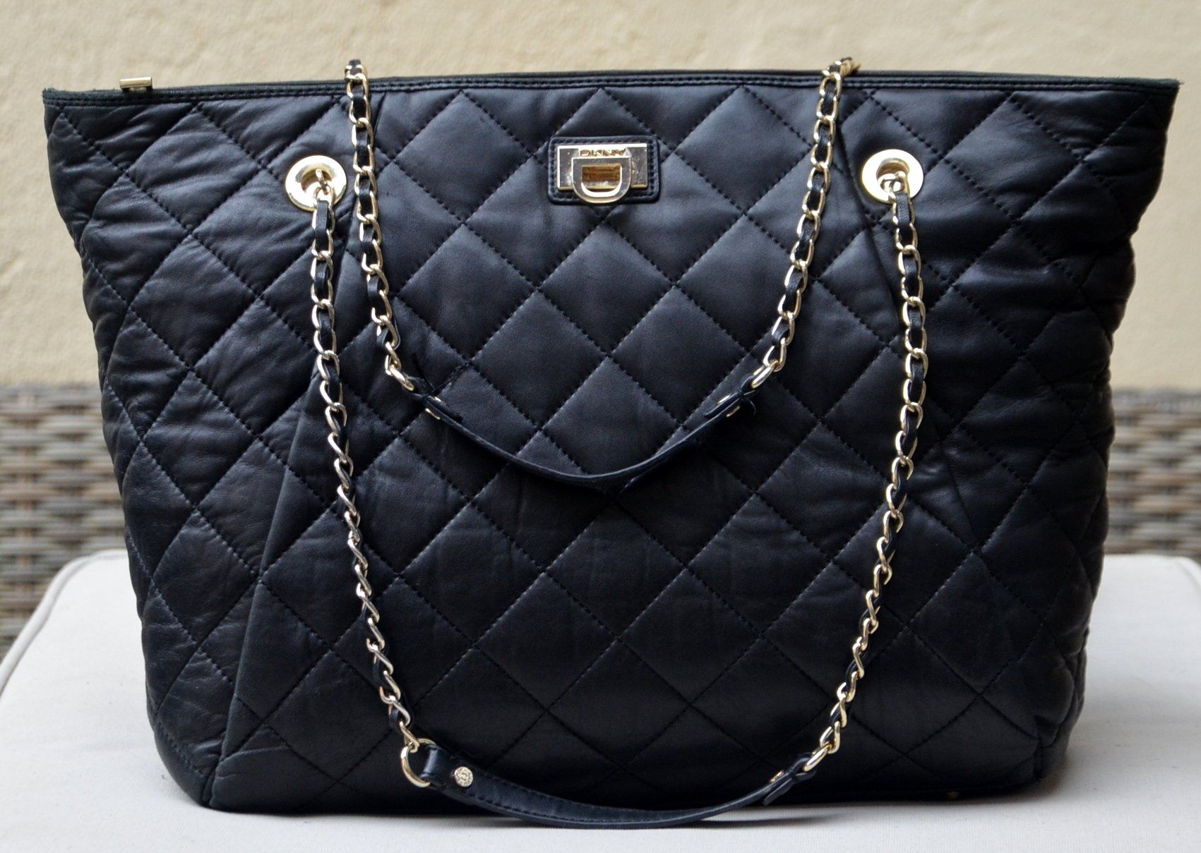 DKNY Borse da donna: Tasche DKNY Quilted sac Leder / cuir – Usato da Collonges venduto da arashee