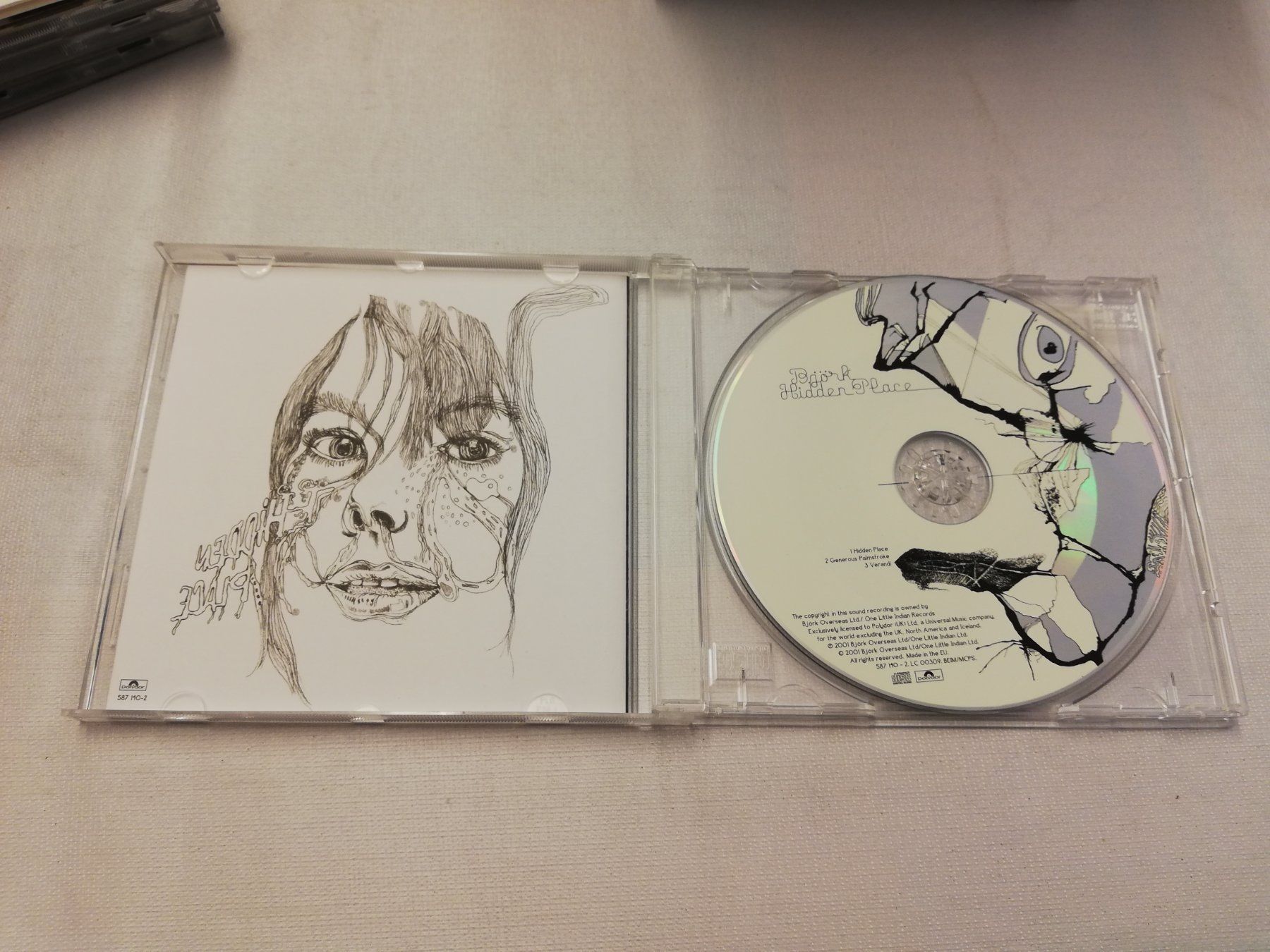CDs: BJÖRK - HIDDEN PLACE – Gebraucht aus Bern von Vinylsound.ch 2