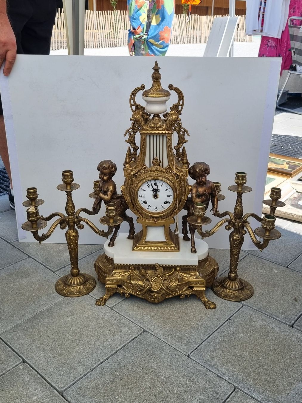 Pendules & Horloges murales: Pendule ancienne Louis XVI + 2 candélabres – D'occasion à Vevey par mir_fl56