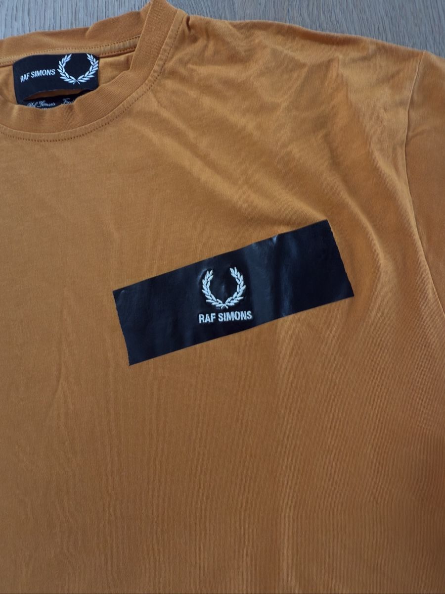 Fred Perry T-shirt: Fred Perry x Raf Simons T-Shirt - Grösse 38 – Usato da Birmensdorf ZH venduto da nin.am 1