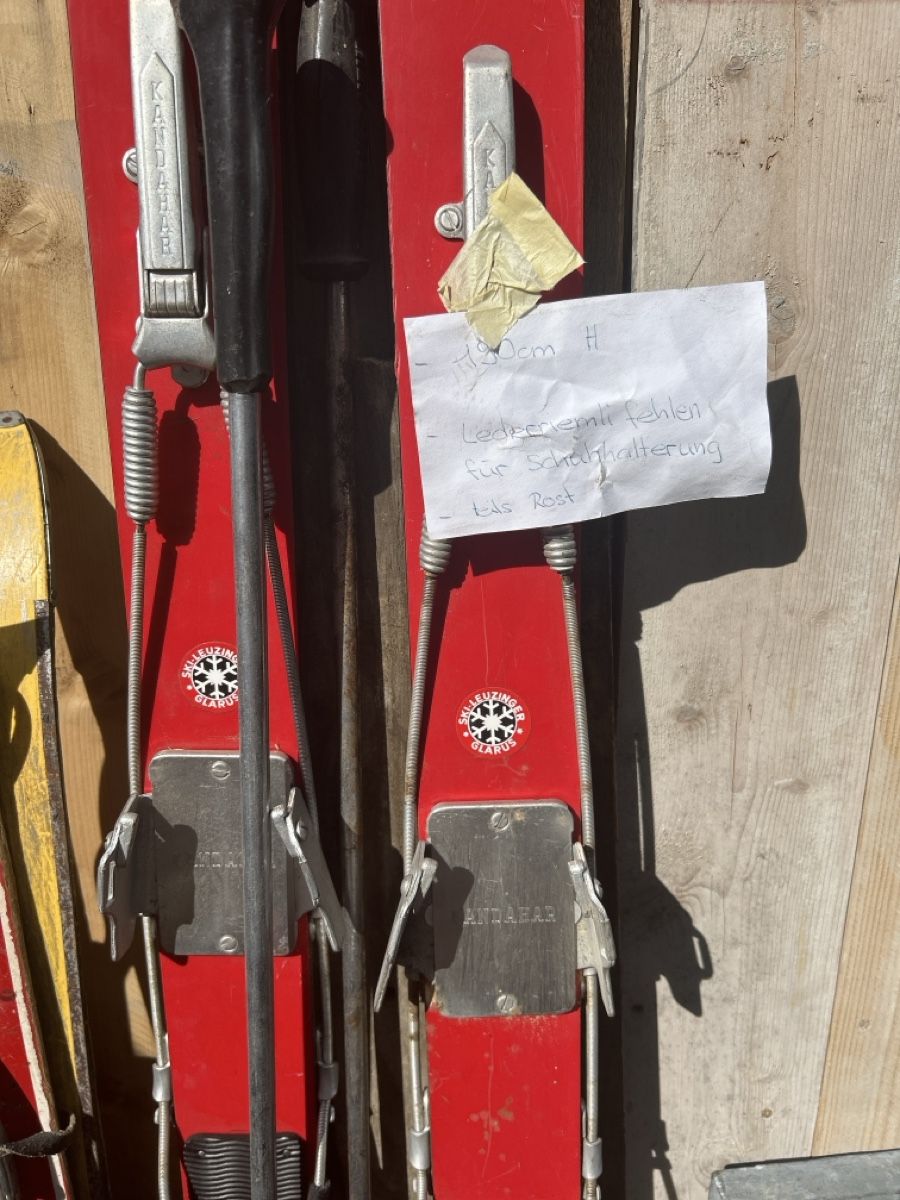 Sci: Antike Skier – Difettoso da Oberurnen venduto da red_5myh 1
