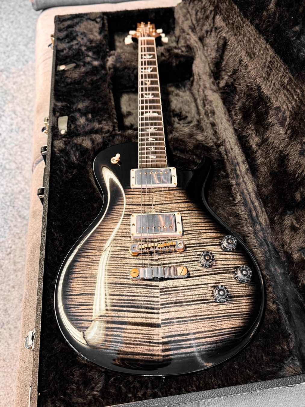 PRS Strumenti musicali: PRS McCarty 594 Singlecut - 10 Top - Charcoal Burst – Usato da Malans GR venduto da macsenti 1
