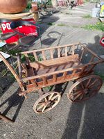 Petit char à ridelles