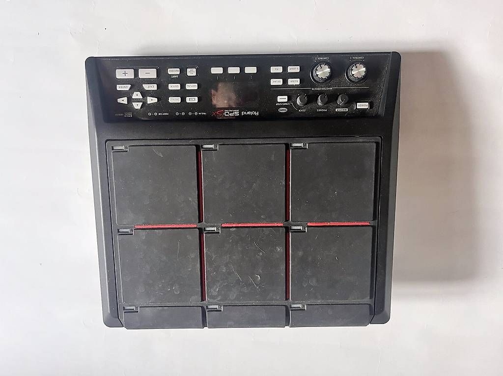 Instruments de musique: Roland SPD-SX Sampling Pad mit Halterung – D'occasion à Zürich par Madshock 2