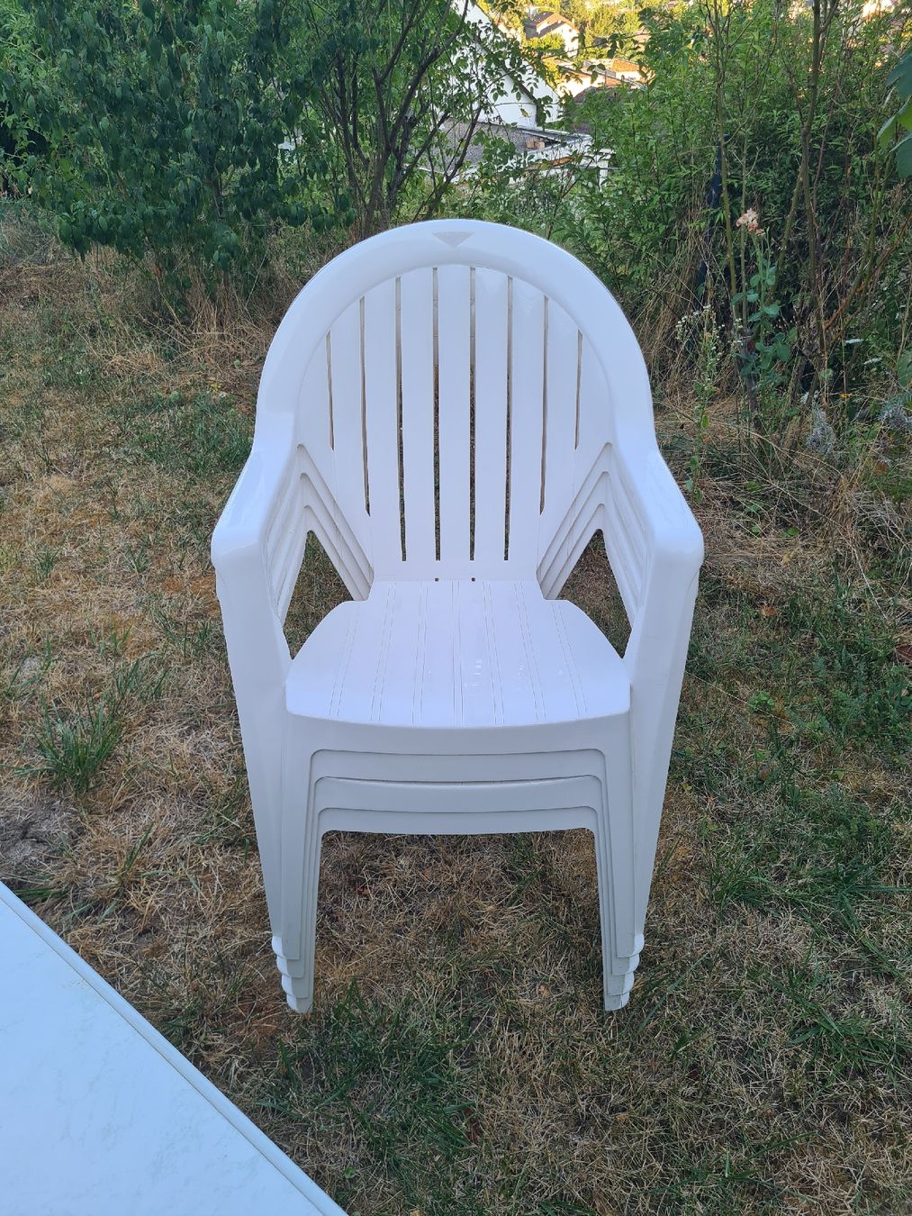 Tischset: Gartentisch mit 4 Stühlen Set weiss Kunststoff, Mecalit – Gebraucht aus Sissach von pablum87 5