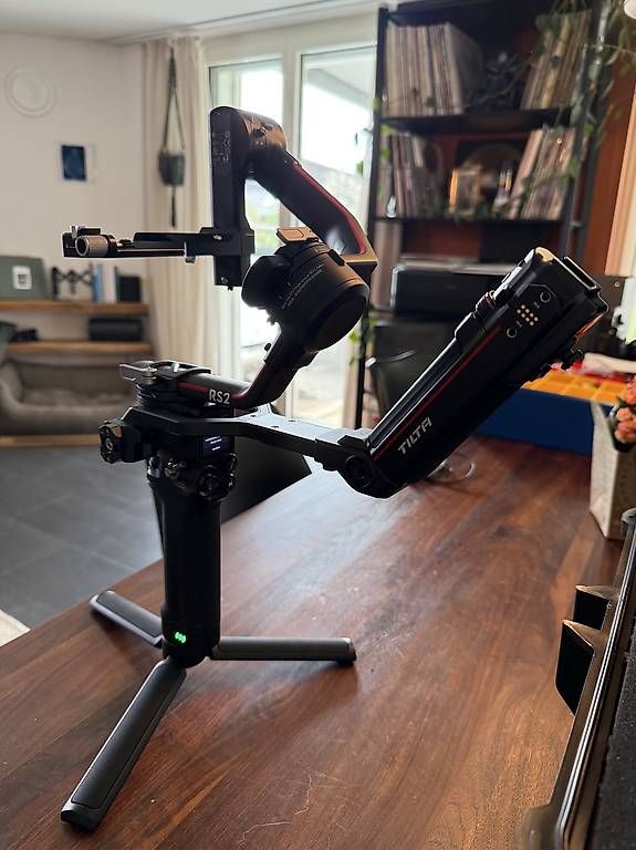 Videocamere: DJI RS2 Gimbal mit Cine Zubehör – Usato da Ballwil venduto da Harlacher321 1