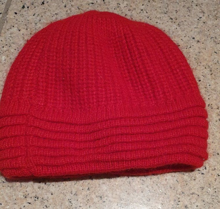 Chapeaux, bonnets & casquettes: Warme rote Mütze – Neuf (Voir description) à Unterentfelden par LookoutMt 1