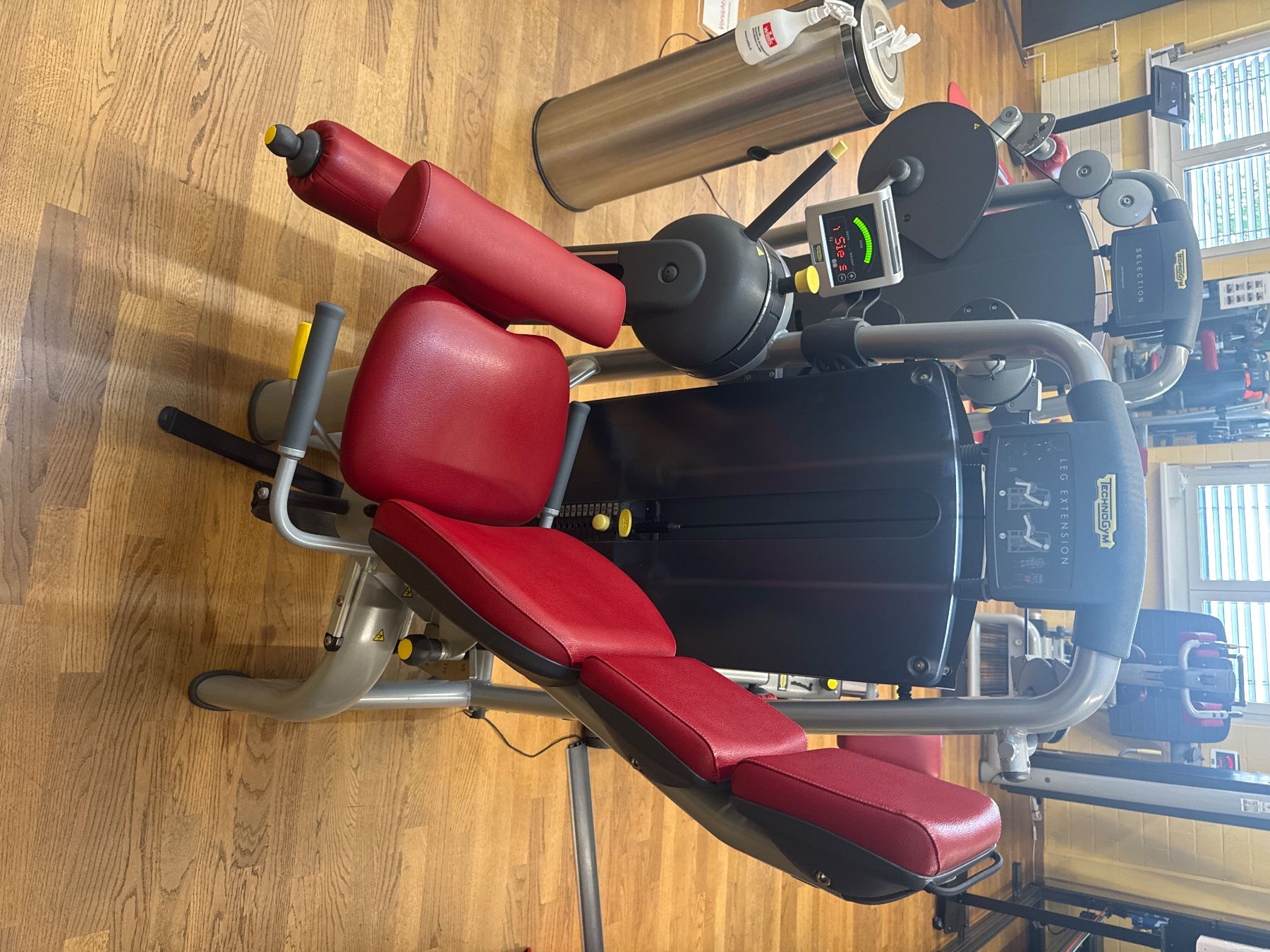 Technogym Hometrainer: Technogym Leg Extension - Beinstrecker (Medizinisch) - 300VB – Gebraucht aus Mettmenstetten von Nils_Gut_GZG