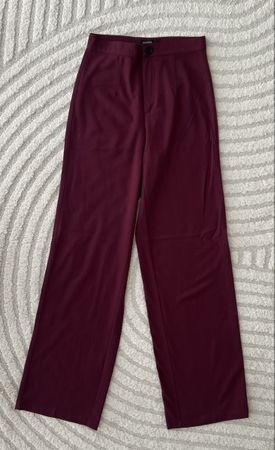 Stoffhose Pull&Bear bordeaux weit geschnitten Grösse S