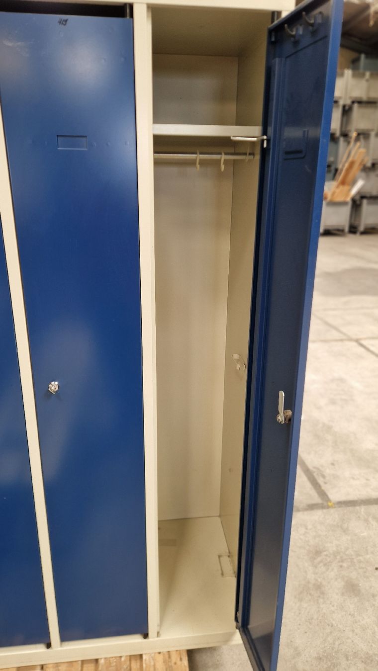 Lista Armadi: Lista Spint / Garderobenschrank – Usato da Rapperswil SG venduto da Nino230 2