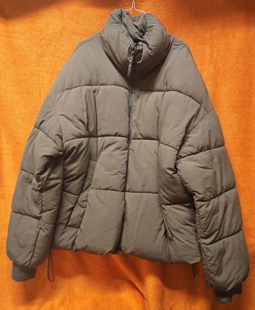 doudoune puffer bershka M taupe 