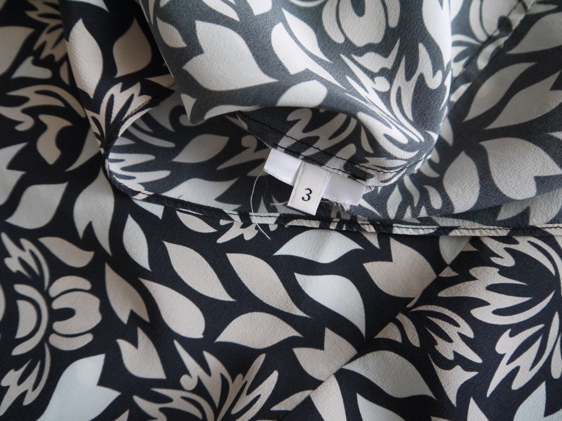 Dorothee Schumacher Camicette: DOROTHEE SCHUMACHER  Bluse aus Seide – Usato da Hagendorn venduto da Blaf 3
