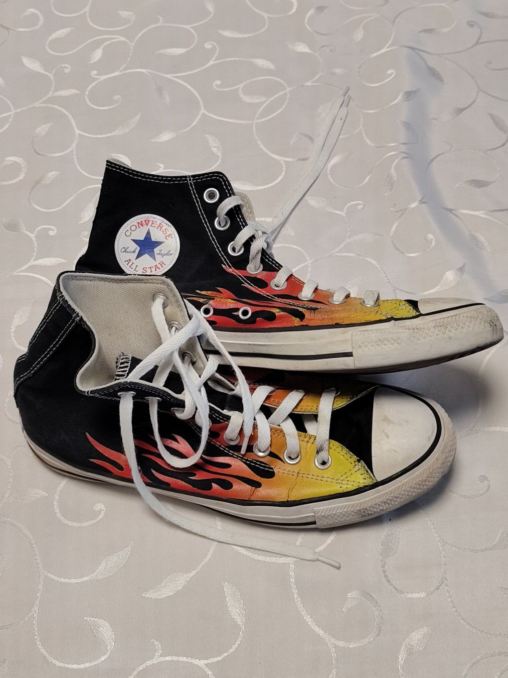Converse Scarpe da uomo: original Converse All Star mit Feuermotiv Gr 43 – Usato da Brüttisellen venduto da kikaninchen79 2