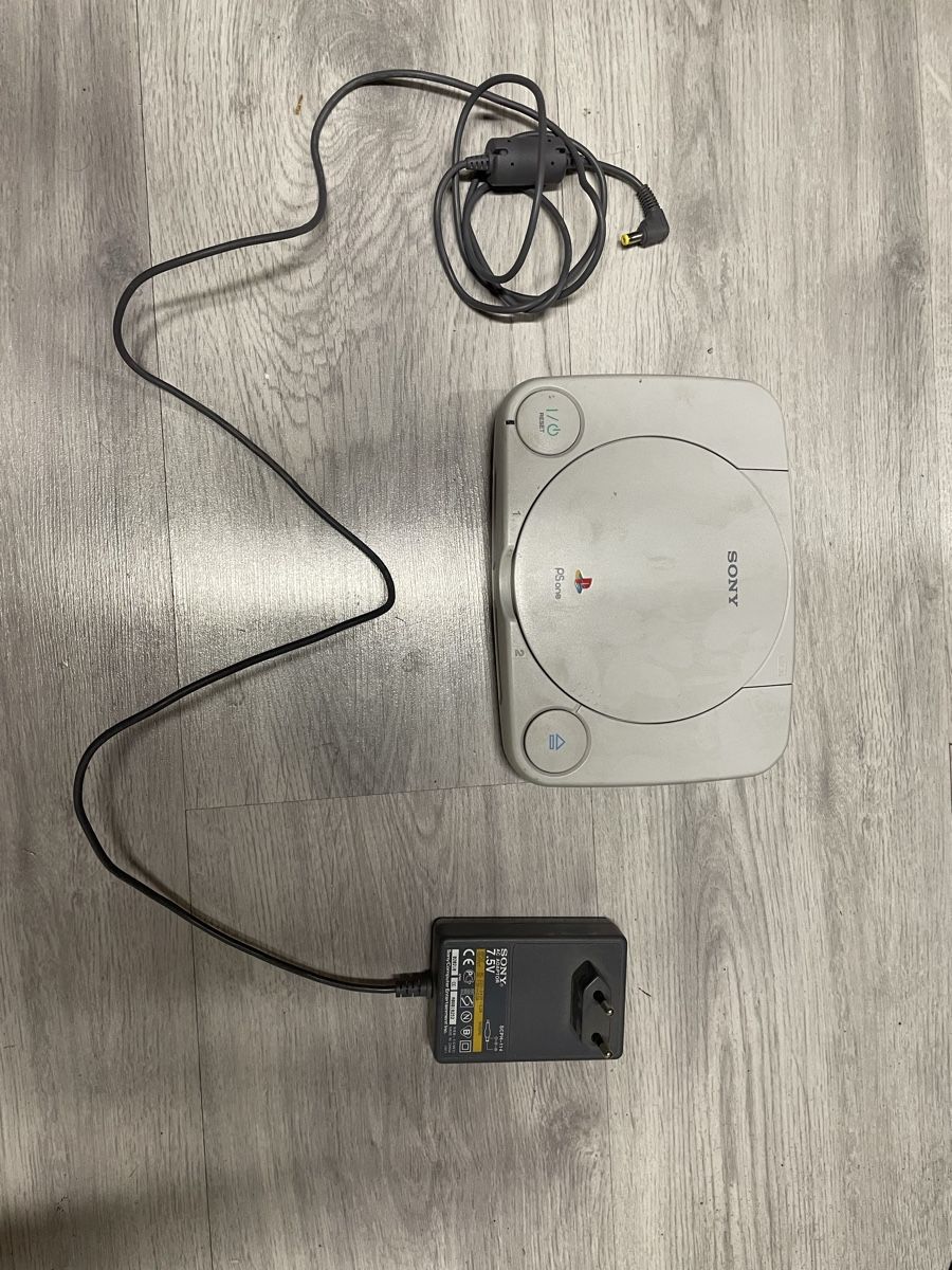 Sony Konsolen: PS ONE et jeux – Gebraucht aus Genève von Videdress22 2