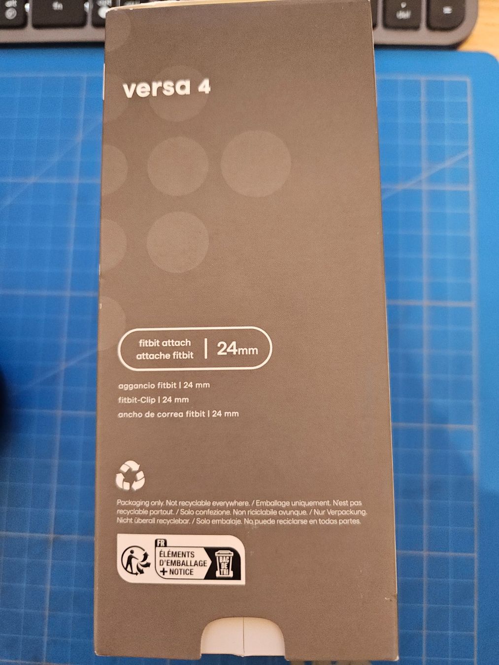 Fitbit Smartwatch: Fitbit Versa 4 - neu und OVP – Nuovo e nell'imballaggio originale da Wagen venduto da lau_r559 1