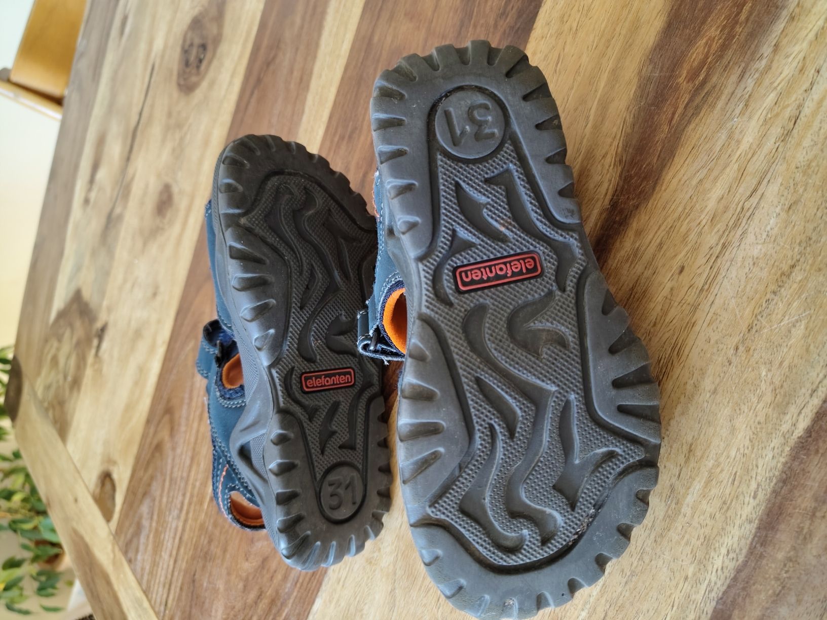 Elefanten Scarpe da uomo: Kids Sandals Size 31, – Usato da Winterthur venduto da Shahrudin 1