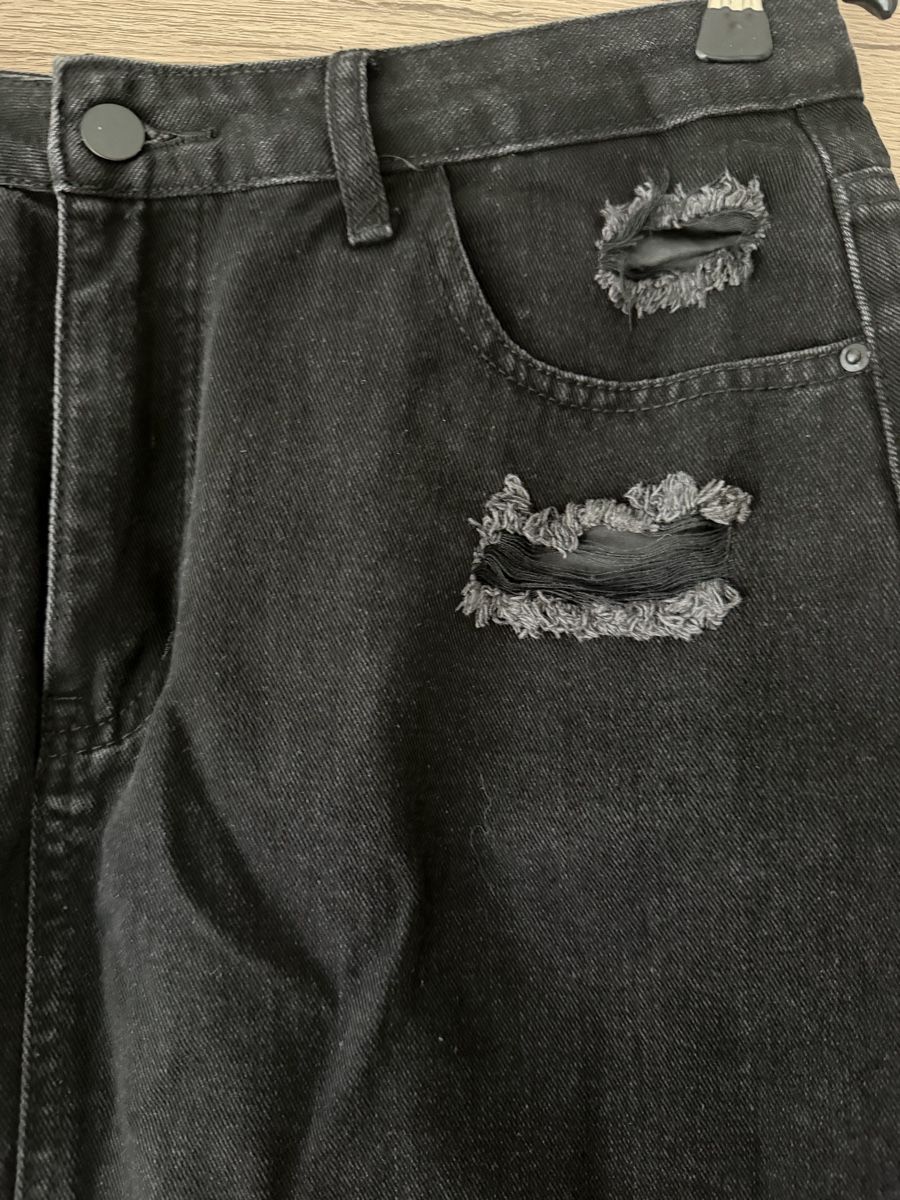 Gonne: Schwarzer Jeansrock mit Rissen, Grösse L – Nuovo (secondo la descrizione) da Au ZH venduto da FMRF 1