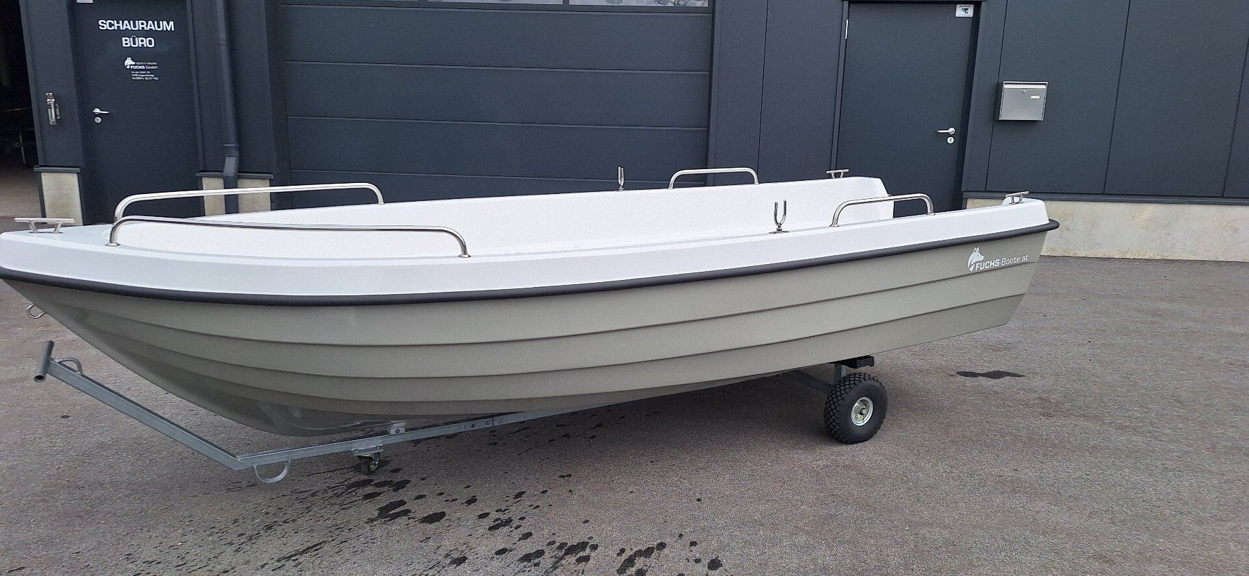 Barche: LAGERND NEU 390 Classic Boot Motorboot GFK Boot Badeboot – Nuovo e nell'imballaggio originale da Aigen Schlägl venduto da Fuchs-Boote 3