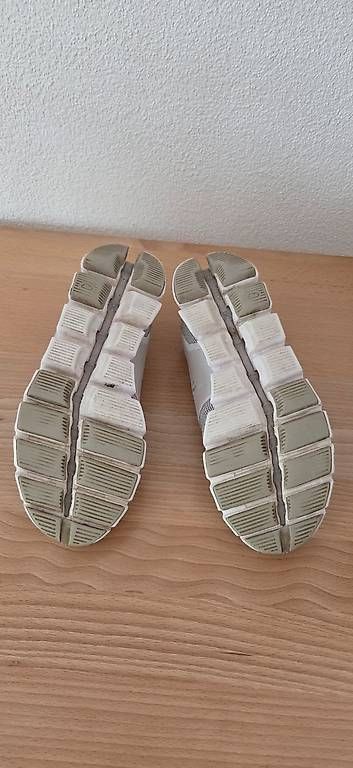 On Chaussures femmes: On Cloud 39 Damen – D'occasion à Escholzmatt par taste86 2