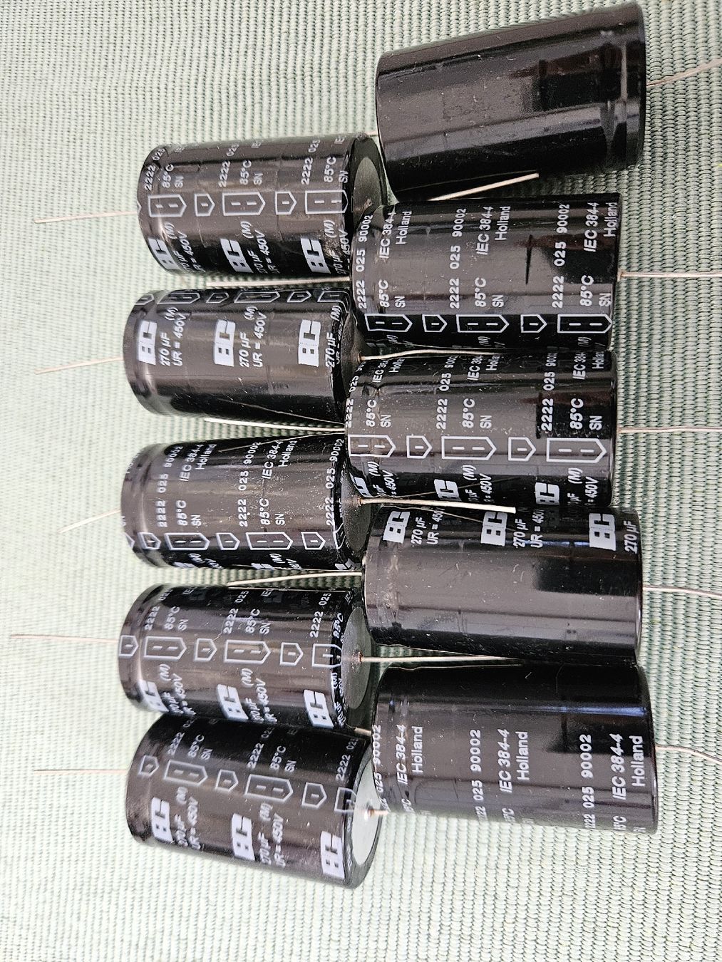 Componenti elettronici: Elkos 450V 270uf – Nuovo (secondo la descrizione) da Diepoldsau venduto da Knochen