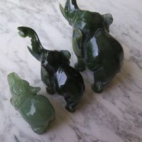 3 Jade Elefanten, alle zusammen ca. 322 gr.