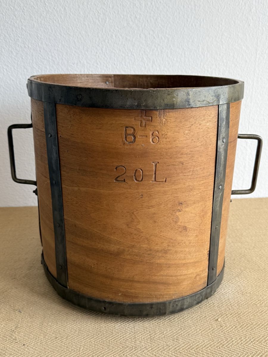 Altro per la casa: Schönes antikes Schweizer Kornmass 20 Liter – Usato da Konolfingen venduto da petzipetz