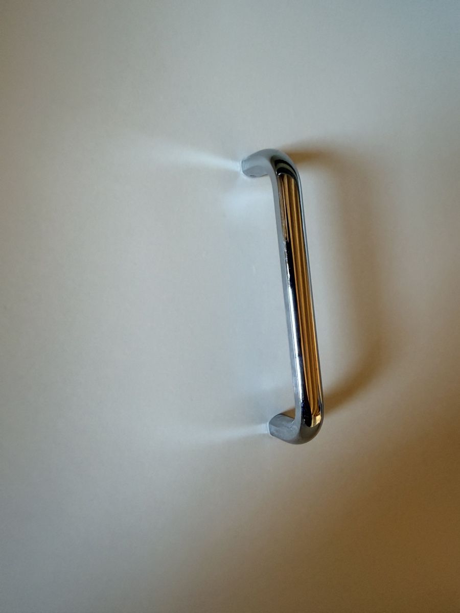 Komplettküchen: Küchengriff / Griff – Gebraucht aus Dottikon von luc_zd8x